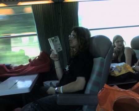 Romain qui lit Naruto